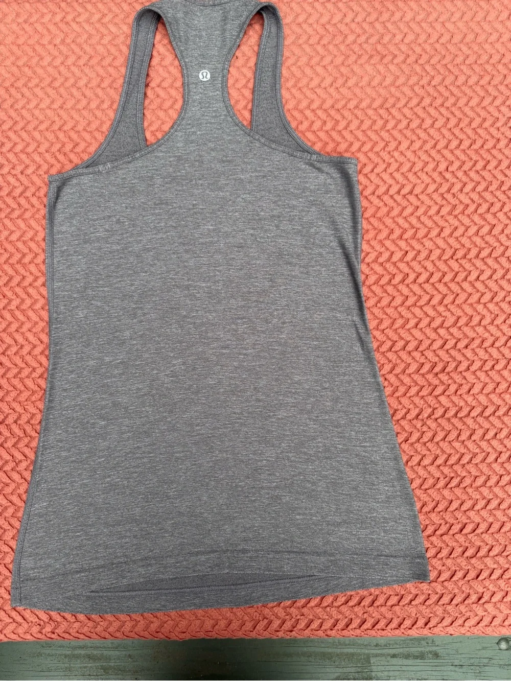 Lululemon lot of 5 tank tops size 6 all are in mint condition